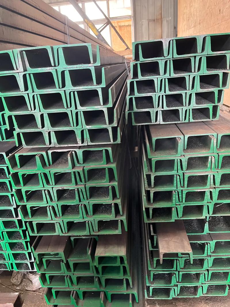 畹町幕墙槽钢插芯